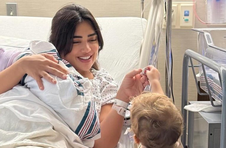 وُلدت في أمريكا.. الإعلامية اللبنانية جيسيكا عازار ترحب بطفلتها الجديدة