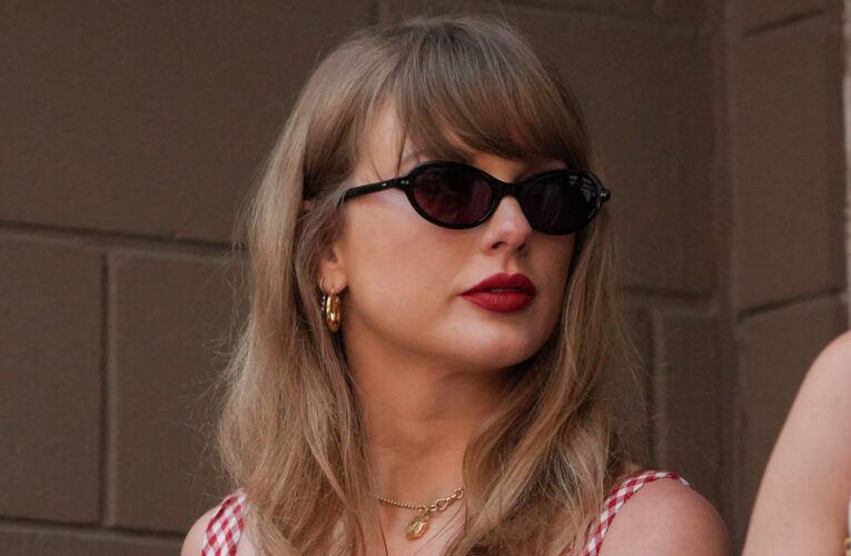 تايلور سويفت تتبرع بمبلغ كبير لإغاثة المتضررين من إعصاري ميلتون وهيلين