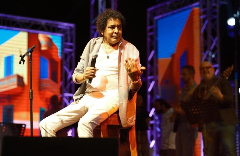 محمد منير يثير تساؤلات بسبب غيابه عن تكريم مهرجان الموسيقى العربية