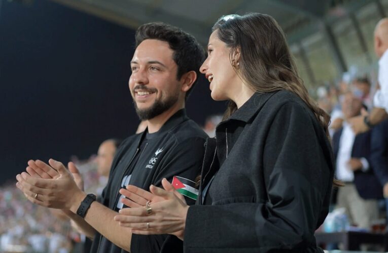 الأردن.. ردة فعل الأميرة رجوة على هتاف “سيدي حسين طاير فيك” تثير تفاعلا