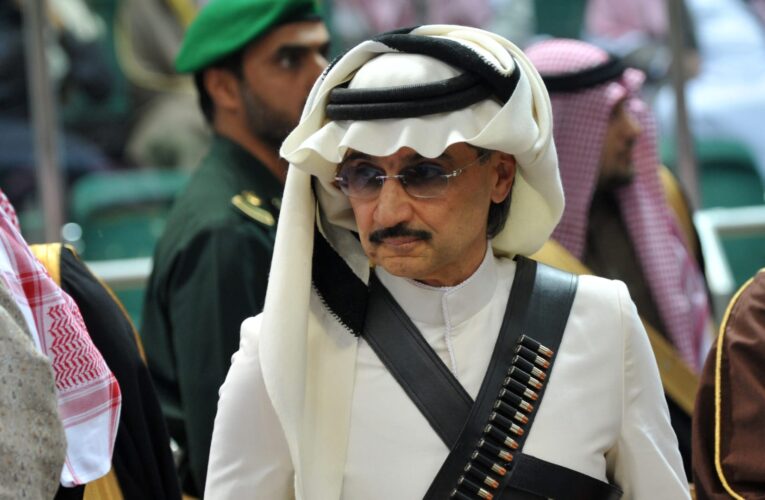 رد فعل الوليد بن طلال على هدف سالم الدوسري في الدوري السعودي يشعل تفاعلا