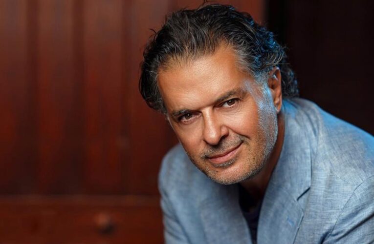 لبنان.. راغب علامة يرد على مزاعم بوجود مسلحين في مبنى يملكه