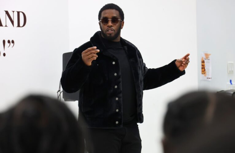 اتهام مشاهير لأول مرة بالمشاركة في اعتداء مزعوم.. شون كومز يواجه 7 دعاوى جديدة بينها اثنتان تتعلقان بقُصّر