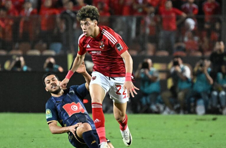 “أظهرت الروح الرياضية”.. لقطة بين إمام عاشور ولاعب الزمالك في كأس السوبر”تخطف الأنظار”