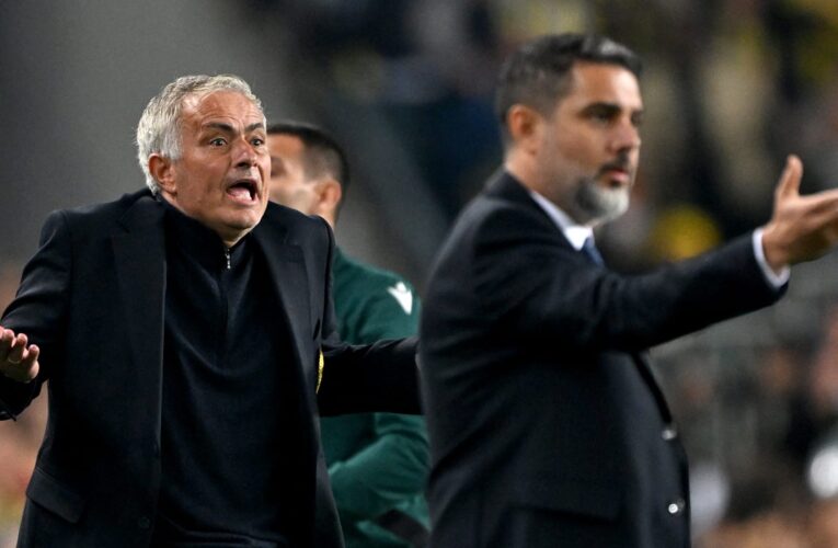 “سيحاول النظام إغلاق فمي” و”الحكم كان يحتسي الشاي”.. تصريحات نارية من مورينيو بعد مباراة فنربخشة