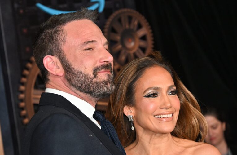 هكذا ردت جينيفر لوبيز على إشادة بن أفليك بها بعد أن وصفها بـ”المذهلة”