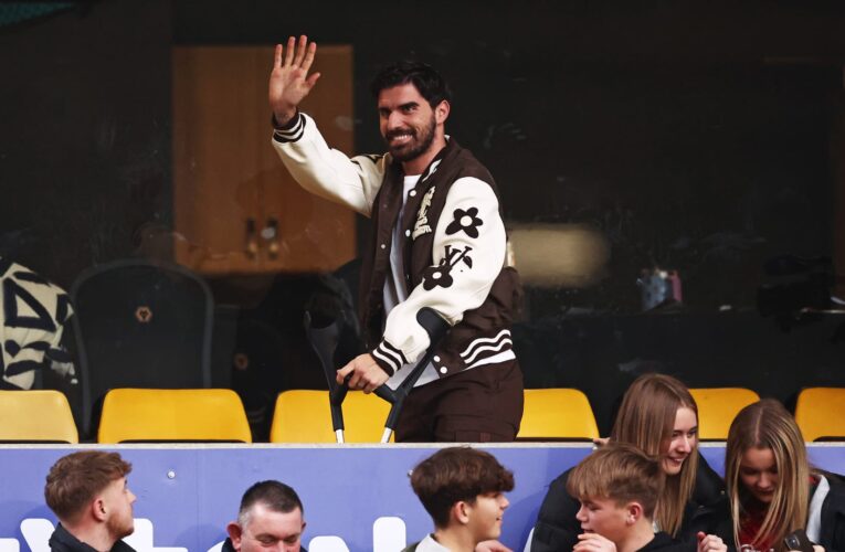 روبن نيفيز يحضر مباراة لفريقه السابق وولفرهامبتون.. ولقطة مع الجماهير تخطف الأنظار