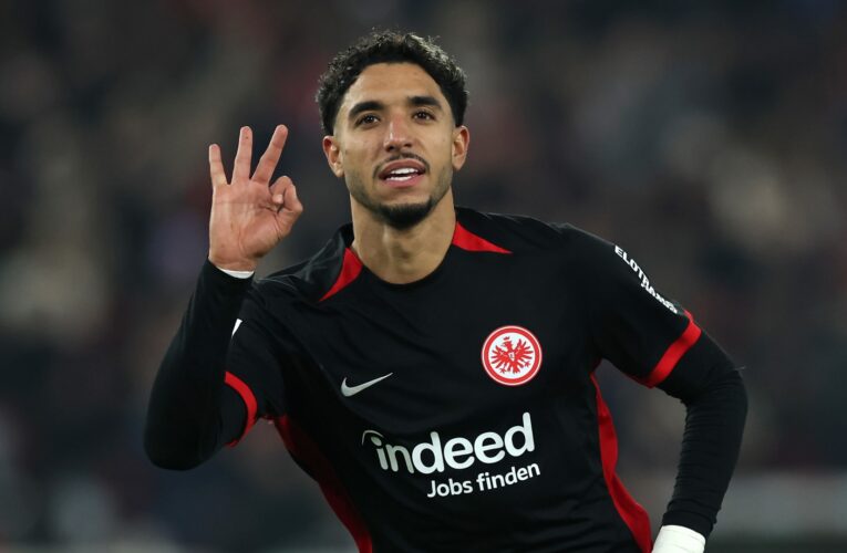 بعد تسجيله هدفًا وصناعته آخر.. عمر مرموش يعادل رقم صلاح في الدوريات الأوروبية