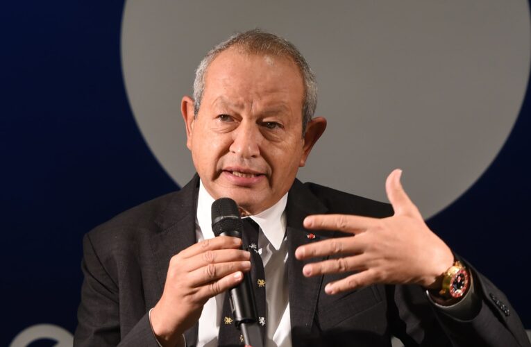 نجيب ساويرس يعلق على مقارنة محمد صلاح بغيره من اللاعبين العرب