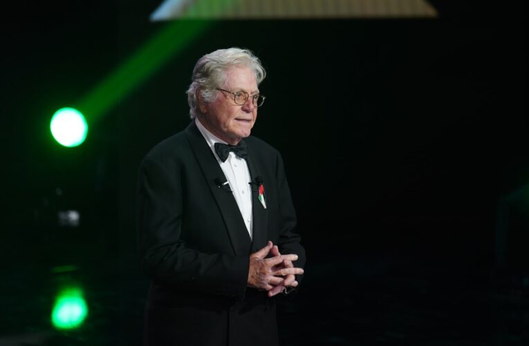 حسين فهمي لـ CNN “العرض يجب أن يستمر”.. مهرجان القاهرة السينمائي يفتتح دورته الـ45 بمواقف داعمة للفلسطينيين