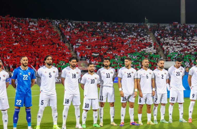 “تيفو” أثار تفاعلا واسعا.. جمهور عُمان يلفت الأنظار في مباراة المنتخب الفلسطيني