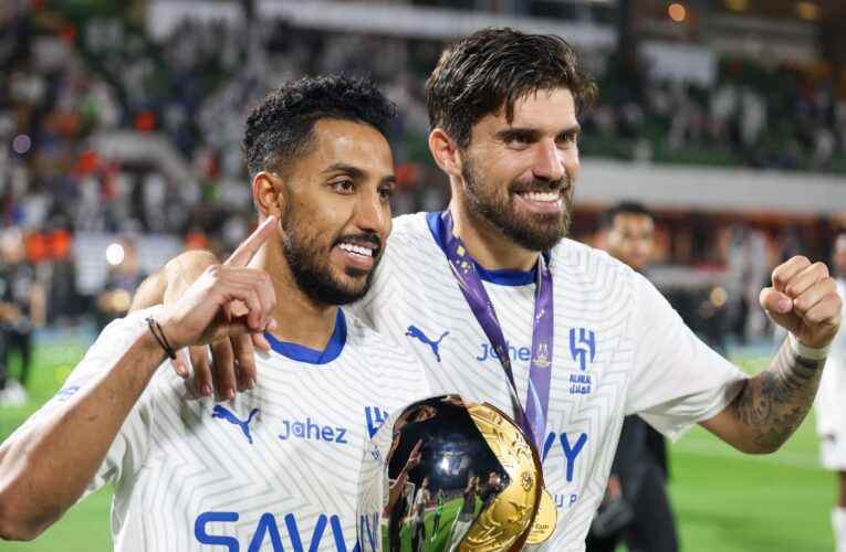 السعودية.. الهلال يكشف مواعيد عودة الدوسري والعويس ونيفيز إلى الملاعب بعد إصابتهم