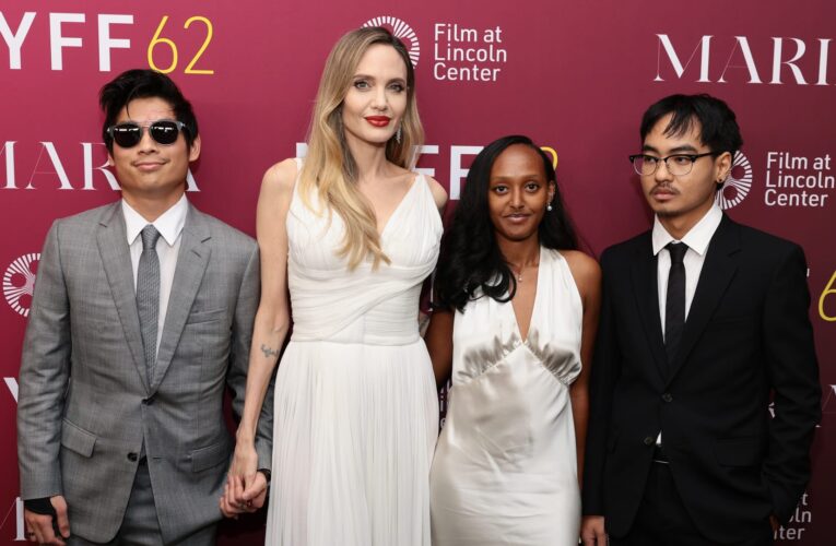 أنجلينا جولي توضح لماذا لا يحب بعض أولادها الأضواء