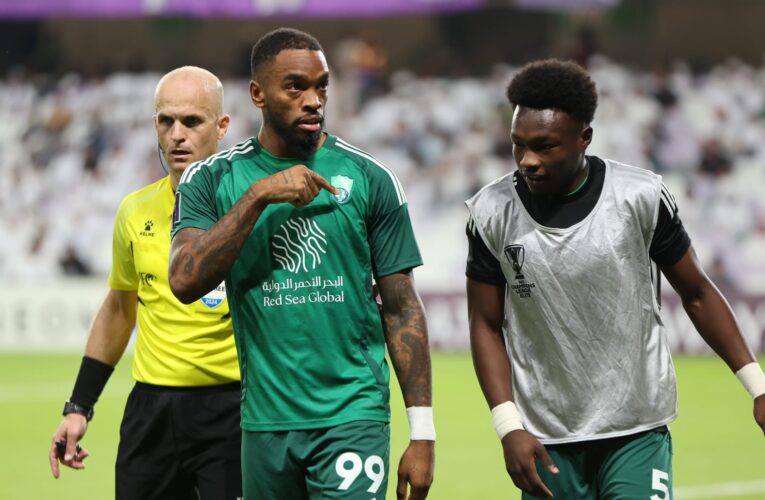 إيفان توني يتحدث العربية خلال تهنئته لجماهير الأهلي بالفوز على العين