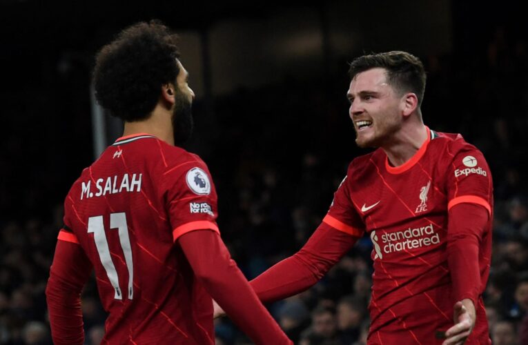 رد فعل “طريف” من روبرتسون عند سؤاله عن تصريحات صلاح بشأن مستقبله مع ليفربول