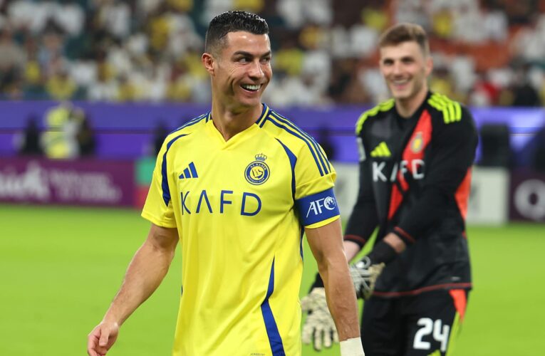 ماذا قال رونالدو لإيلون ماسك بعد أن هنأه بفوز النصر على الغرافة؟