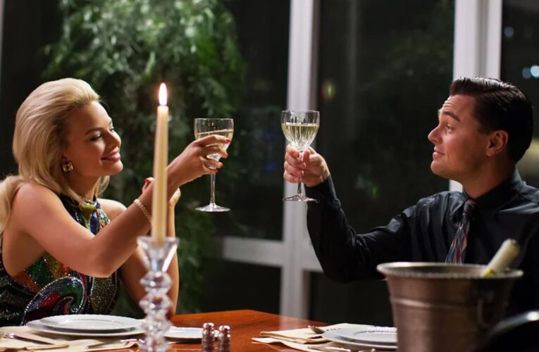 شعرت بالذعر.. مارغوت روبي تتحدث عن ارتجالها صفعة لدي كابريو في فيلم “ذئب وول ستريت”