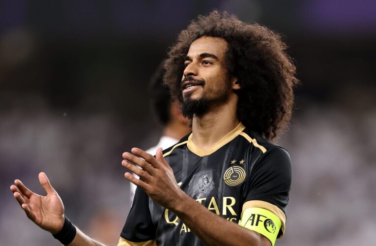ماذا قال أكرم عفيف حول إمكانية استضافة السعودية لكأس العالم 2034؟