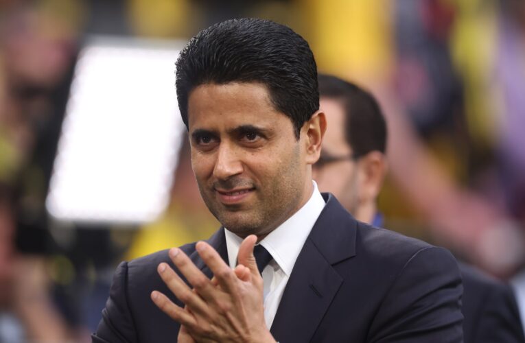 هل يرغب باريس سان جيرمان في التعاقد مع محمد صلاح؟ ناصر الخليفي يوضح