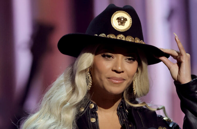 “بيلبورد” تطلق على بيونسيه لقب “أعظم نجمة بوب في القرن الـ 21”