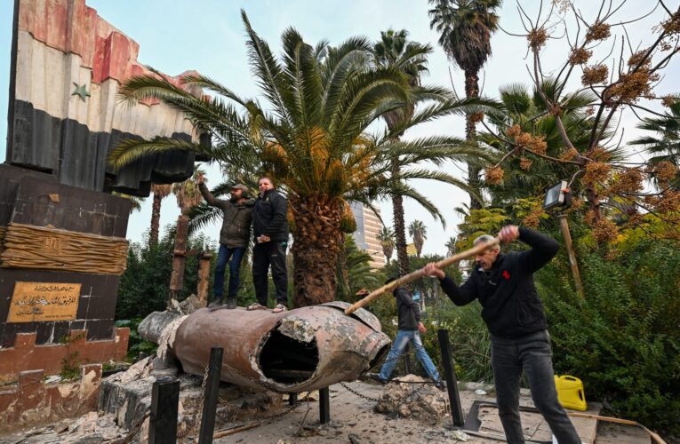 أيمن زيدان اعتذر.. إليكم ردود أفعال فنانين سوريين على “تحرير” دمشق