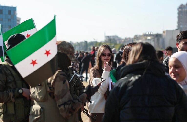 بعد سقوط الأسد.. نقابة الفنانين السوريين تعيد “الزملاء المفصولين” إلى سجلاتها