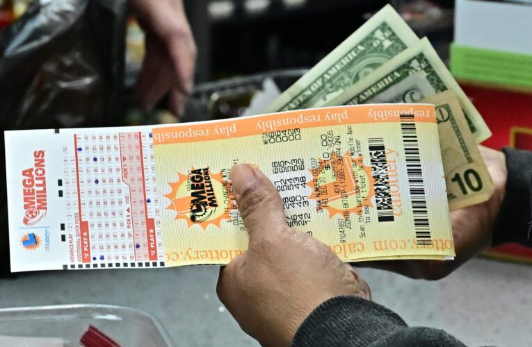 تذكرة يانصيب تفوز بجائزة كبرى قيمتها 1.22 مليار دولار بيعت في كاليفورنيا
