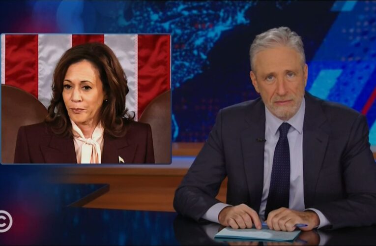 بعد مصادقتها على النتائج.. الكوميدي جون ستيوارت يسلط الضوء على سخرية دور هاريس الانتخابي