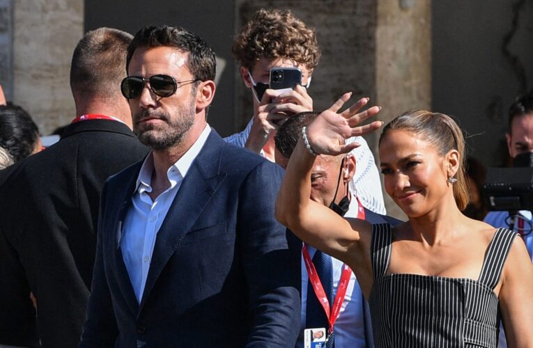 جينيفر لوبيز وبِن أفليك يتوصلان لتسوية طلاق بعد التماس لإنهاء زواجهما