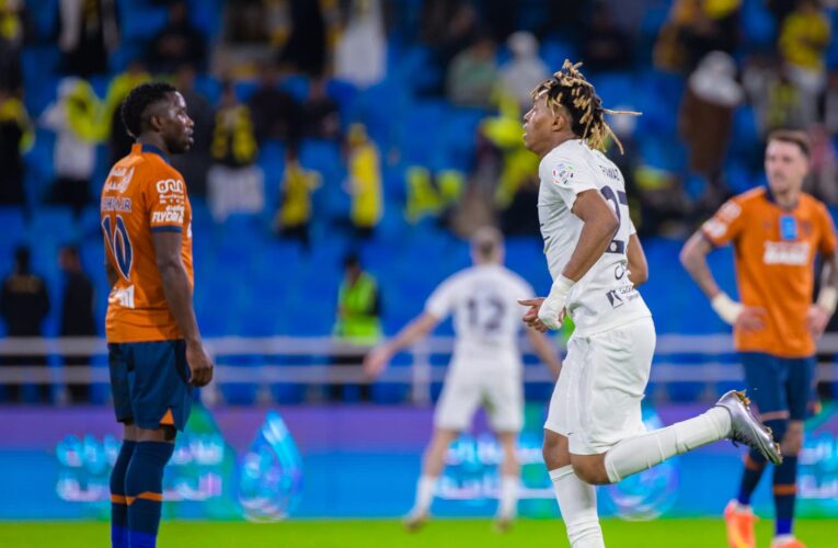 “لحظات جنونية” في مباراة الاتحاد والفيحاء بالدوري السعودي.. إليك ما حدث
