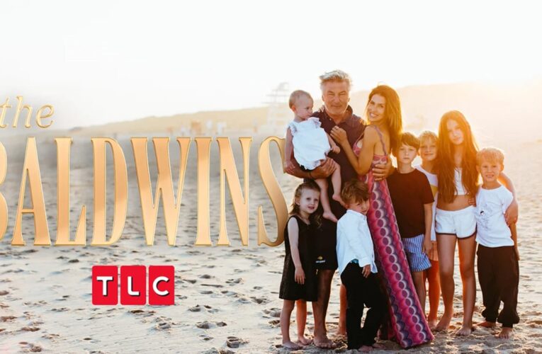 أليك بالدوين وزوجته يرفعان الستارعن حياتهما في مسلسل “The Baldwins”