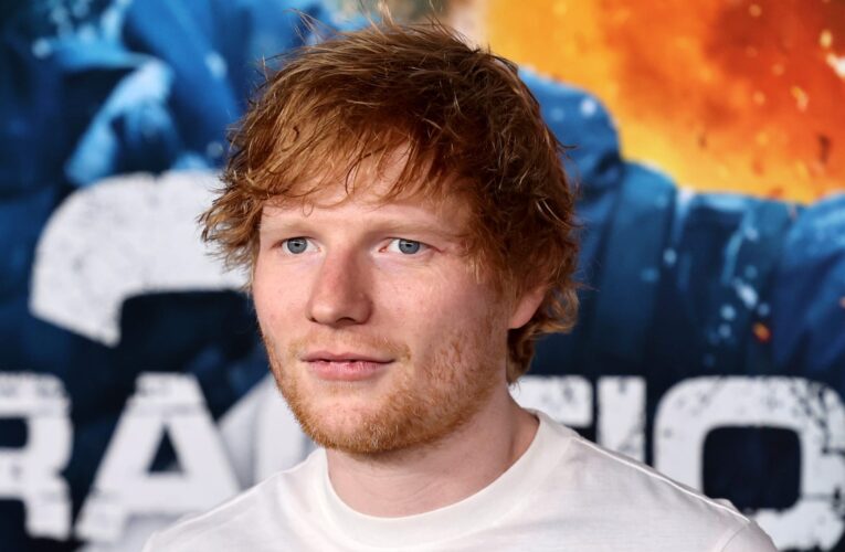 القبض على إيد شيران في الهند بعد عزفه في الشارع دون إذن