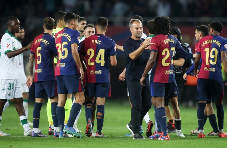 ماذا طلب مدرب برشلونة من لاعبيه بعد الجدل التحكيمي في الدوري الإسباني؟