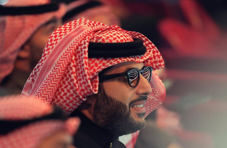 تركي آل الشيخ يوجه رسالة للشباب العربي بعد إعلان الفائزين بجائزة “القلم الذهبي”