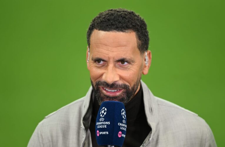 ريو فرديناند يكشف حظوظ محمد صلاح للفوز بالكرة الذهبية هذا العام