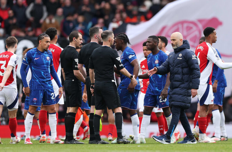 الدوري الإنجليزي.. تصرف قام به لاعب أرسنال تجاه مدرب تشيلسي يشعل تفاعلاً