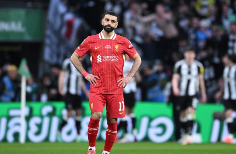 ماذا فعل محمد صلاح بعد خسارة ليفربول للقب كأس رابطة الأندية الإنجليزية؟