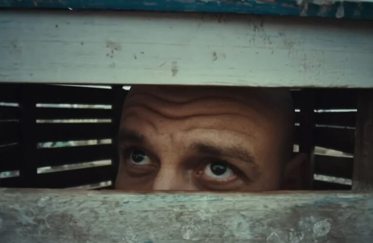 صناع مسلسل “الغاوي” يهدون العمل لروح أحمد عدوية