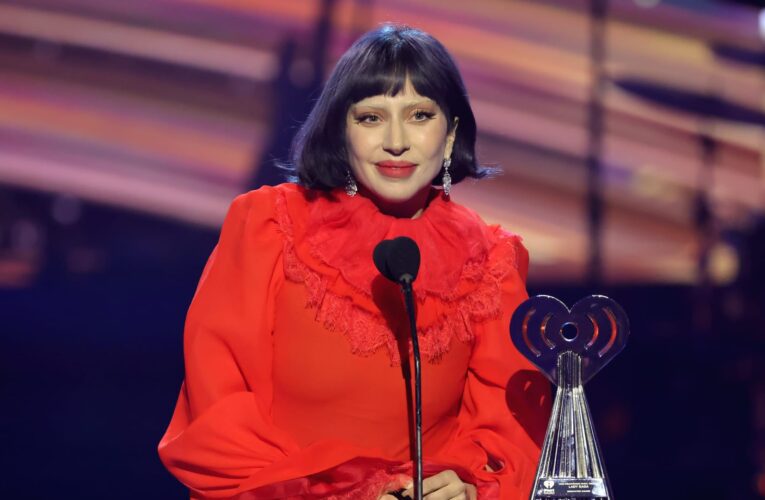 ليدي غاغا تفوز بجائزة الابتكار وتقول إنه “لا يعني كسر القواعد”