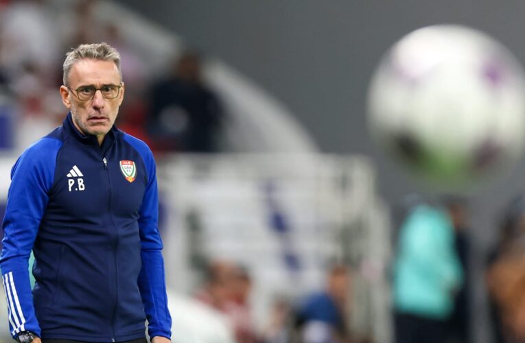 بعد إقالته.. ماذا قدم المدرب باولو بينتو مع منتخب الإمارات؟