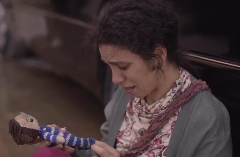 “لم تنم طوال الليل”.. سينتيا كرم تروي كواليس تصوير مشهد موت “عدلا” وتهدي الجمهور “نملة صغيرة”