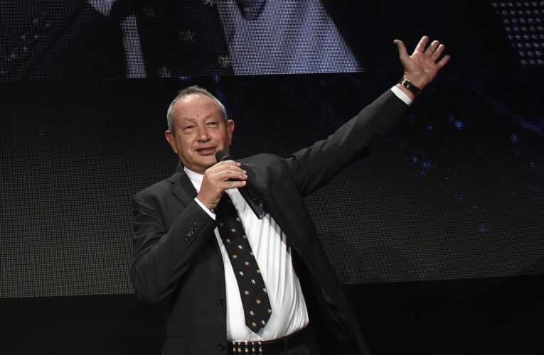 “الدوري من غير الأهلي مالوش لازمة”.. نجيب ساويرس يعلّق على “أزمة” ديربي القاهرة