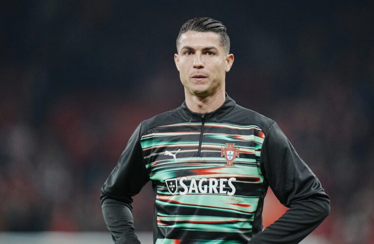 بصورة تظهر ارتدائه الثوب السعودي وتعليق.. هكذا هنأ رونالدو متابعيه بمناسبة عيد الفطر