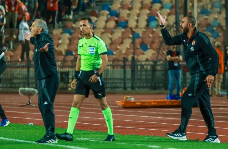 هكذا اعترض لاعبو الأهلي المصري على قرارات حكم مباراة الهلال السوداني