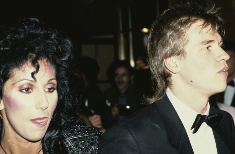 شير تتذكر صديقها الراحل وحبيبها السابق فال كيلمر