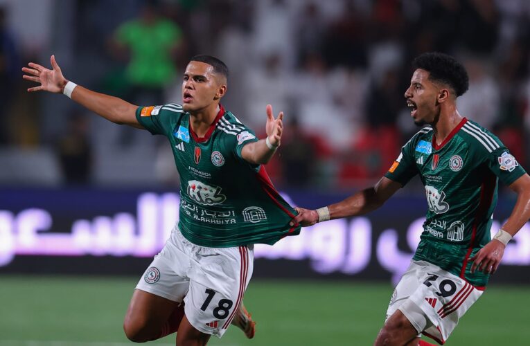 بمرمى الهلال.. لاعب الاتفاق يسجّل هدفاً “مذهلاً” في الدوري السعودي