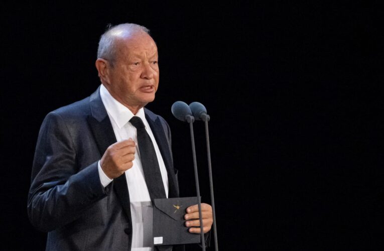 مصر.. نجيب ساويرس “يشعل تفاعلا” بتدوينة عن النادي الأهلي