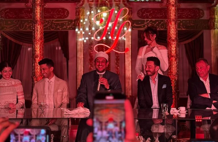 محمود الخطيب شهد على العقد.. لحظات مؤثرة من عقد قران ليلى زاهر وهشام جمّال