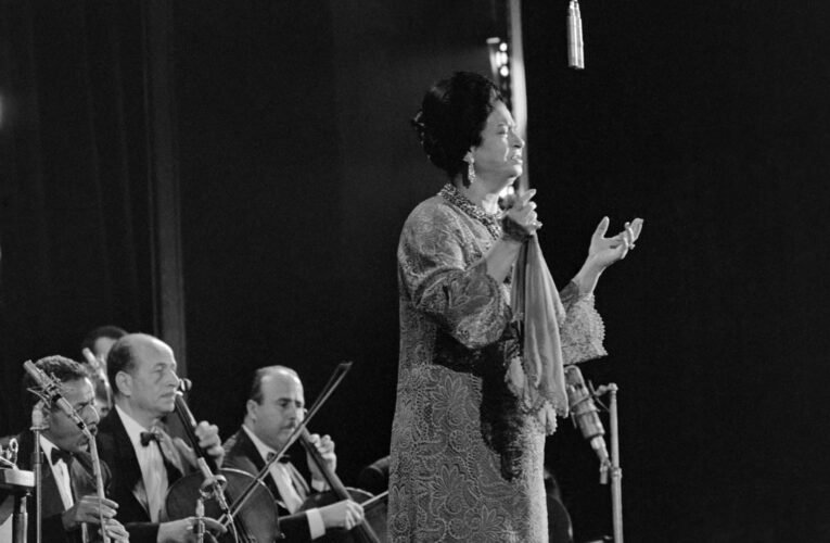 بمناسبة مرور 50 عامًا على رحيلها.. بدء التحضيرات لمسرحية موسيقية عن أم كلثوم