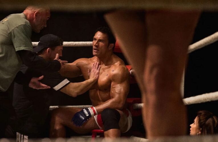 دواين جونسون بشكل جديد كليًا في فيلم “The Smashing Machine”.. إليكم ما كشفه الإعلان الترويجي